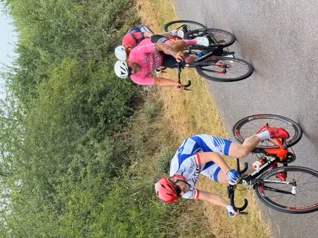 Photo 34 — cyclisme — Molesme — 2025