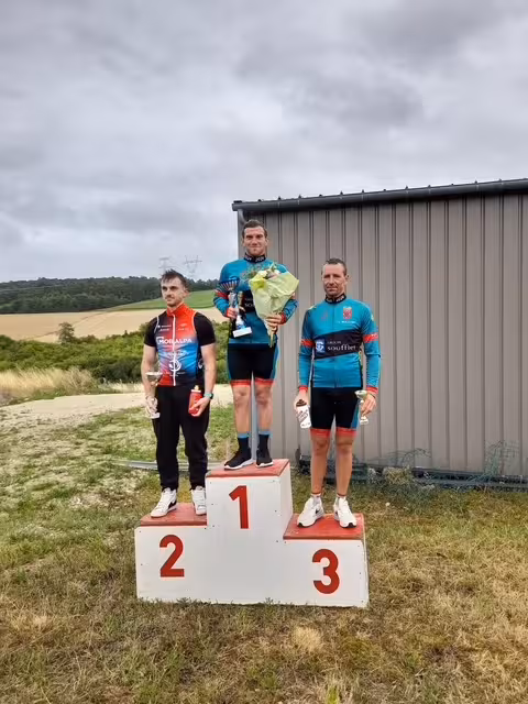 Photo 4 — cyclisme — Molesme — 2025